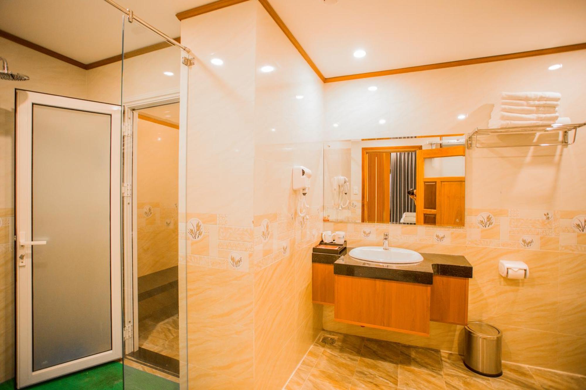 Lien Do Star Hotel Bao Loc Buitenkant foto